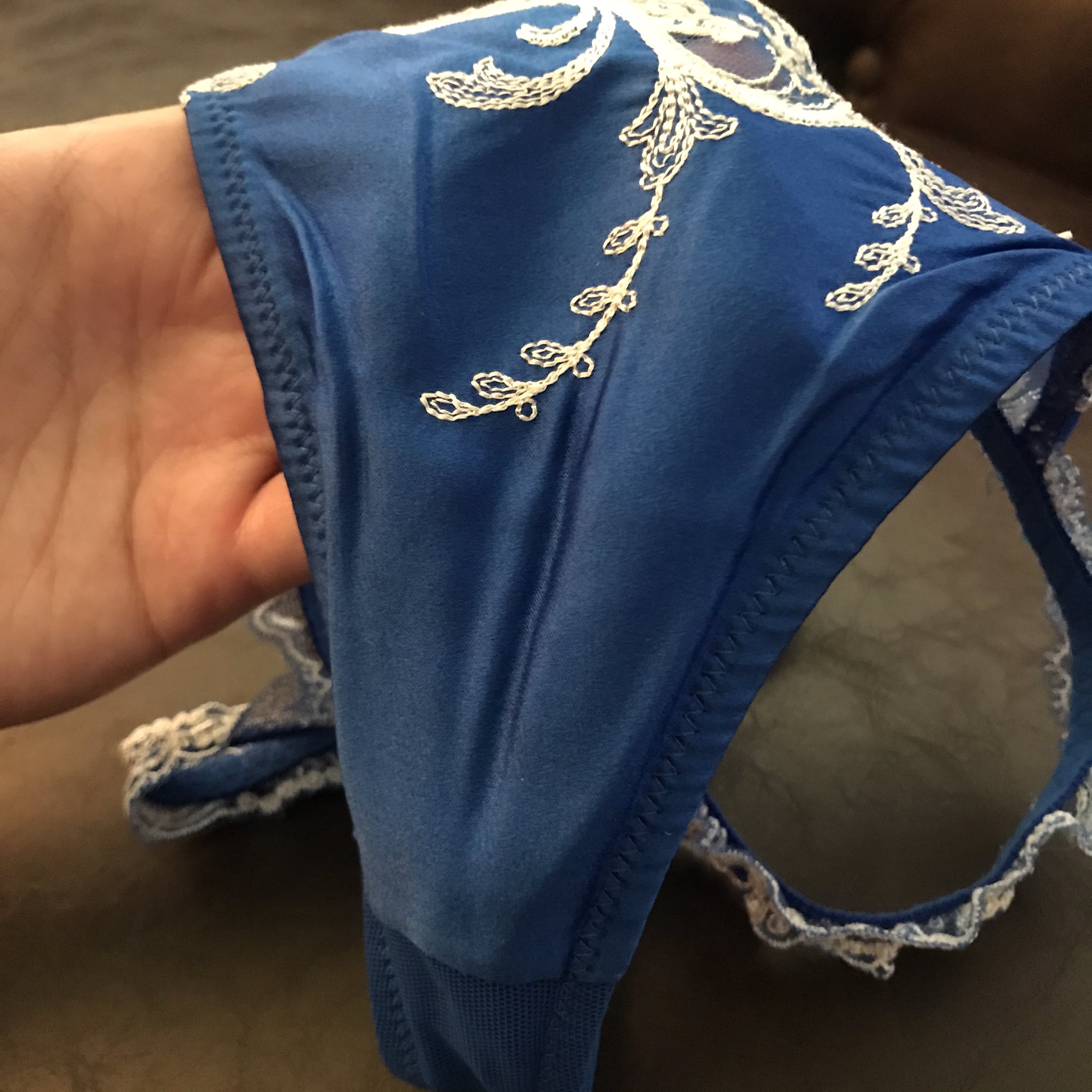 衣織 on X: パンティ脱いだらマンスジのシワがクッキリ残っちゃった💦 面白くてパシャリ📷昨日の写真。  t.coEPc3IFd98J  X