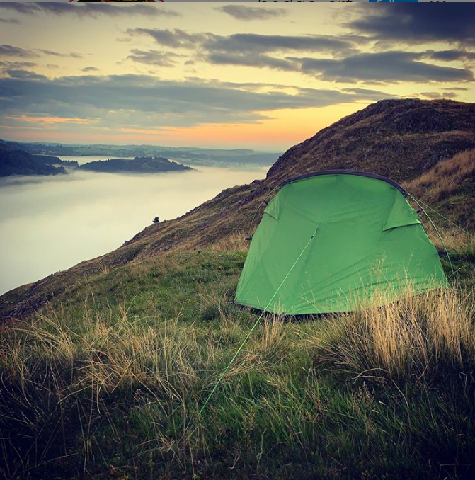 vango's tweet photo. Fulfil your dreams and take the time to appreciate the beauty that mother nature provides so generously.
@badge_art
#WildCamp #Banshee200 #notrace #BetterWithVango #lakedistrict #hiking #morningsunrise #mountainlovers https://t.co/1bF29P1uoC
