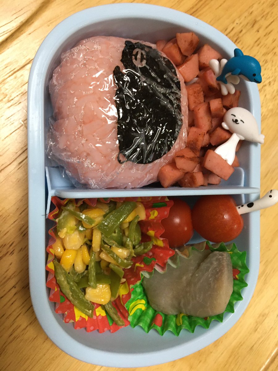 暁樹 Gero命名 エイヒレ お弁当 8日目 おにぎり ぐでたま海苔 エビフライ 里芋 ほうれん草とコーンのチーズ炒め エビフライは揚げて冷凍したのを電子レンジ オーブンでやってます お弁当 お弁当日記 幼稚園 暁樹 Gero命名 エイヒレ お弁当 8日目 おにぎり ぐでたま海苔 エビフライ 里芋 ほうれん草とコーンのチーズ炒め エビフライは揚げて冷凍したのを電子レンジ オーブンでやってます お弁当 お弁当日記 幼稚園