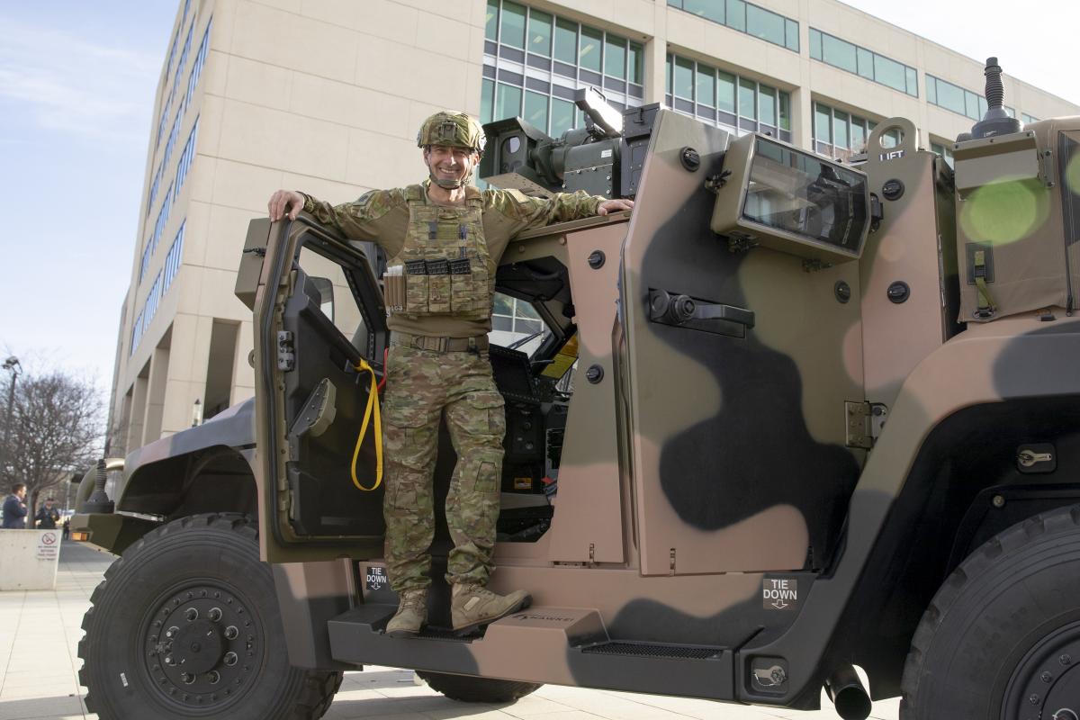 DefenceAust's tweet image. Read the story 👉 bit.ly/HawkeiStry #DefenceCapability #MilitaryTechnology #ArmyCapability #LeadingTechnology #CombatVehicles #InvestingInInnovation #AusArmy