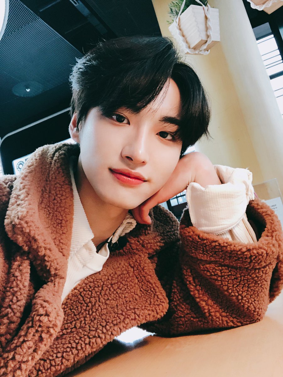 8. Seonghwa - energy feels mature so everyone automatically knows to call him kuya; adored by every family member; honestly doesn’t even make it over to any of the kids/cousins bc he’s been in the kitchen gossiping and cleaning with your titas all night