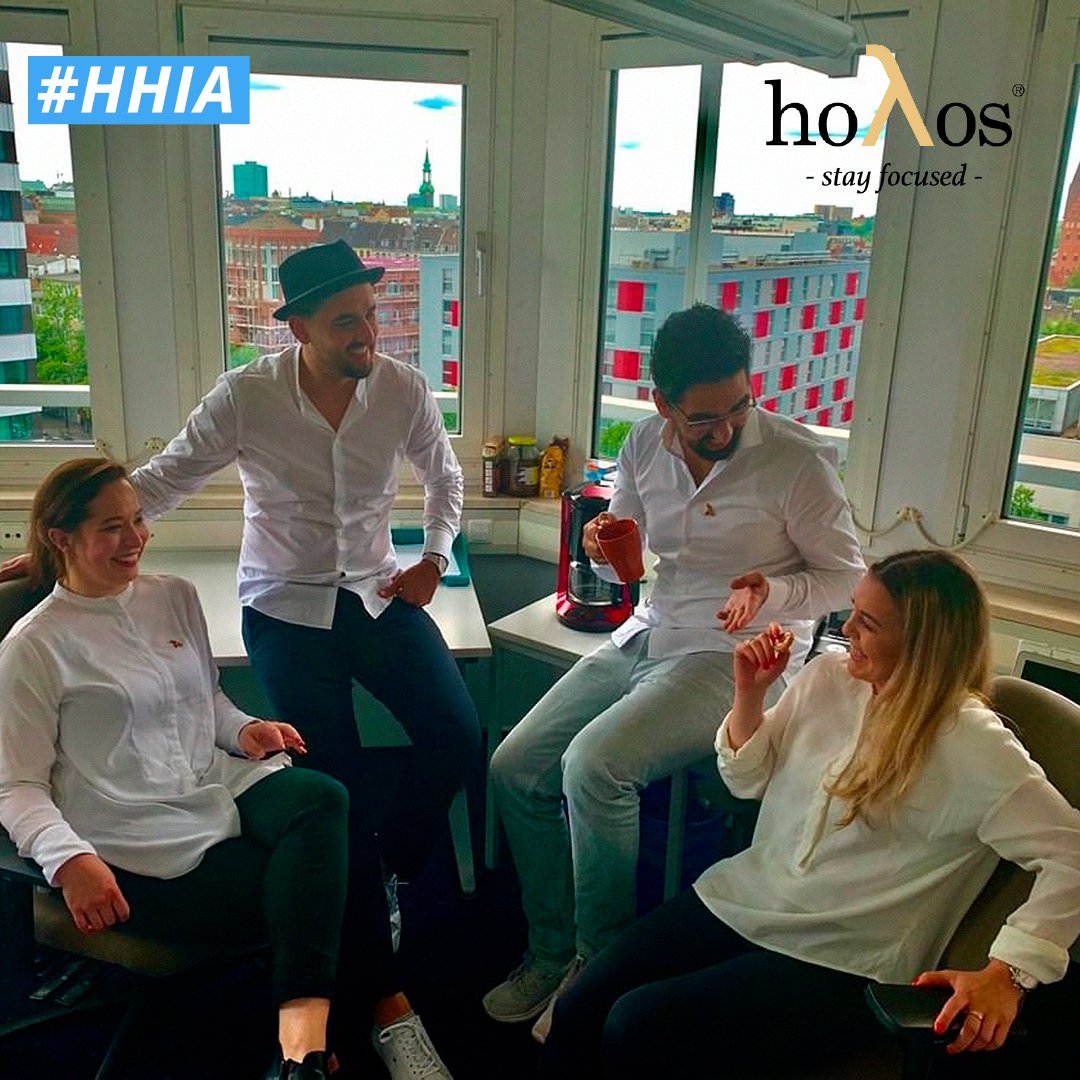 Finalist der#HHIA Kategorie IDEE: hoλos®
hoλos reduziert die Ablenkung am Steuer mittels eines 3D-Navigationssystems. Das an der @HAW_Hamburg entwickelte System basiert auf #AR, wodurch alle wichtigen Informationen beim Blick auf die Straße direkt zu erkennen sind. <a href="/holos_ai_/">hoλos</a>