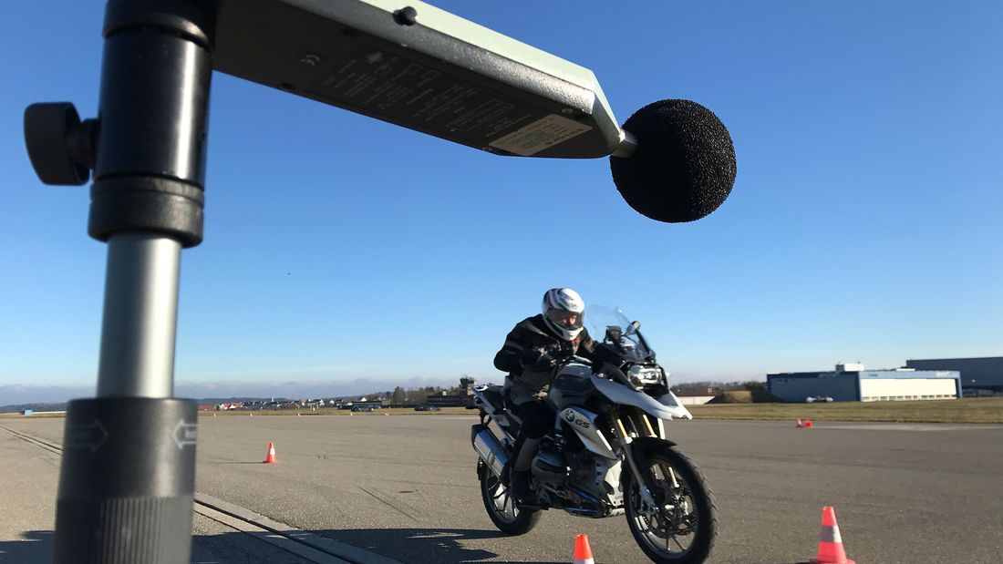 Motoplusonline's tweet photo. Ook geluidscontroles in Belgische Ardennen https://t.co/3I5NfICAu7 https://t.co/7KmM3R33oa