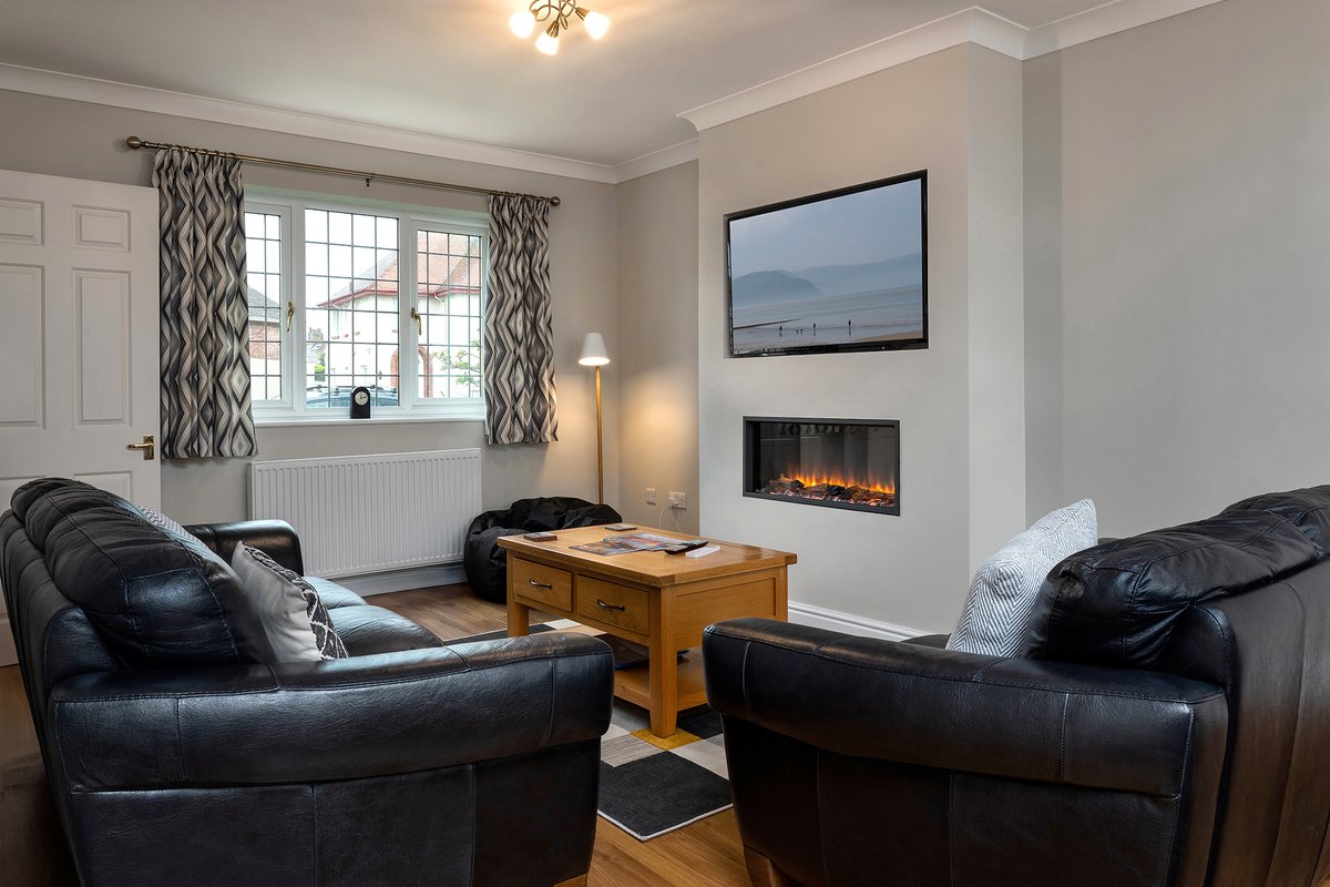 HOT off the press from yesterday shoot - this new Holiday Rental is just minutes from Llandudno West Shore. Newly refurbished and ready to go!

UK Boutique Hotel, B&amp;B, Holiday Let and Interior Photography by l8r.it/ib52