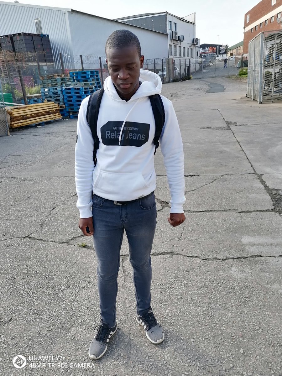 Can someone please give me his/her old snickers 🙏♥️😊