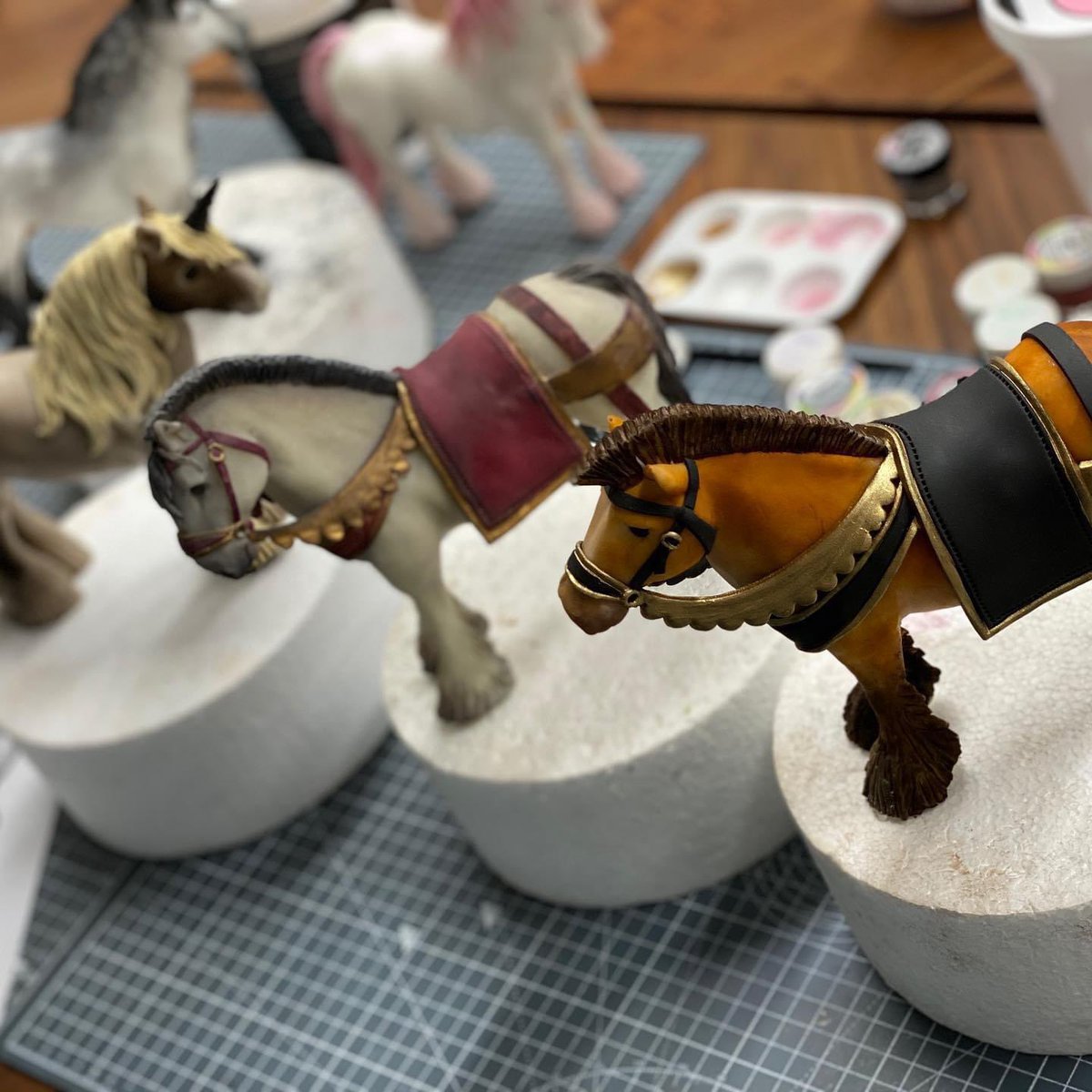 zoesfancycakes's tweet photo. A big thank you to everyone that took part in this weeks online horse making class.
Don’t forget if you haven’t seen it yet, you can still purchase the class at any time 😃 details can be found at the link https://t.co/J87LCAXBXn
#zoesfancycakes #cakedecoratingtutorials https://t.co/n0RWlR2SKM