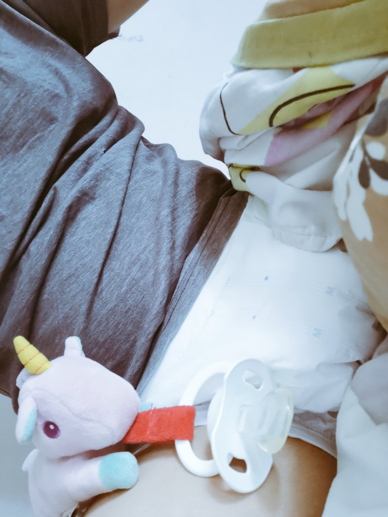 懶懶下午嘴嘴跟布是必須的🍼🥰
＃ABDL＃DL