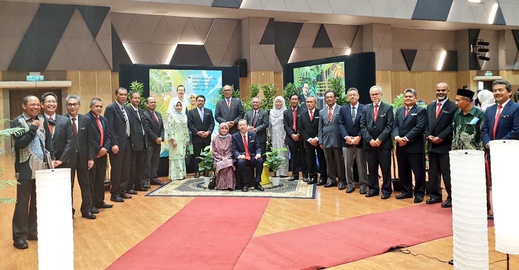 MAJLIS SEJAMBAK KASIH SEKALUNG BUDI MANTAN KETUA PENGARAH KERJA RAYA MALAYSIA YBrs. Ir. KAMALUDDIN BIN Hj. ABDUL RASHID