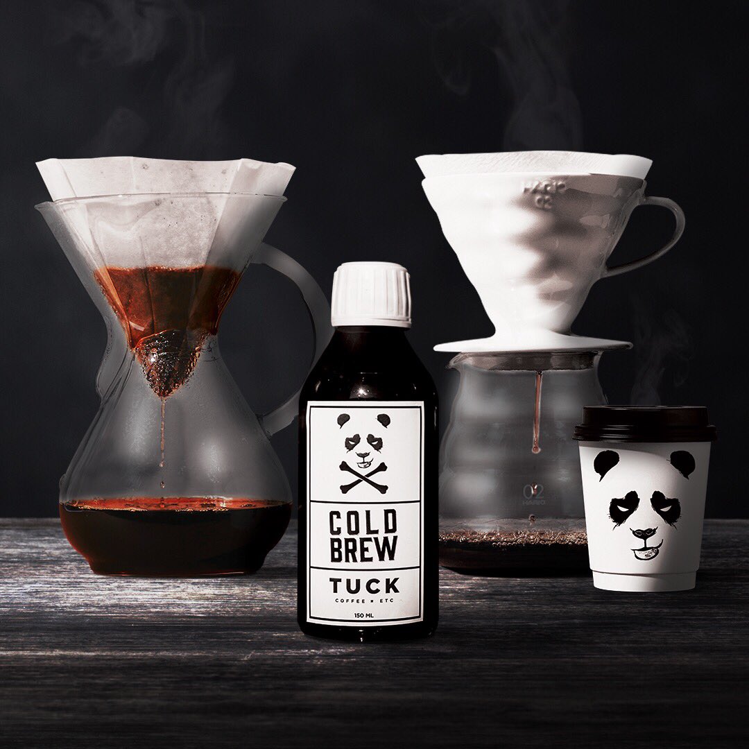 Bu senenin en popüler barı: Tuck Demleme Bar 🐼

#tuckcoffee #justcoffeeattitude #demlemebar #coldbrew #v60 #chemex
