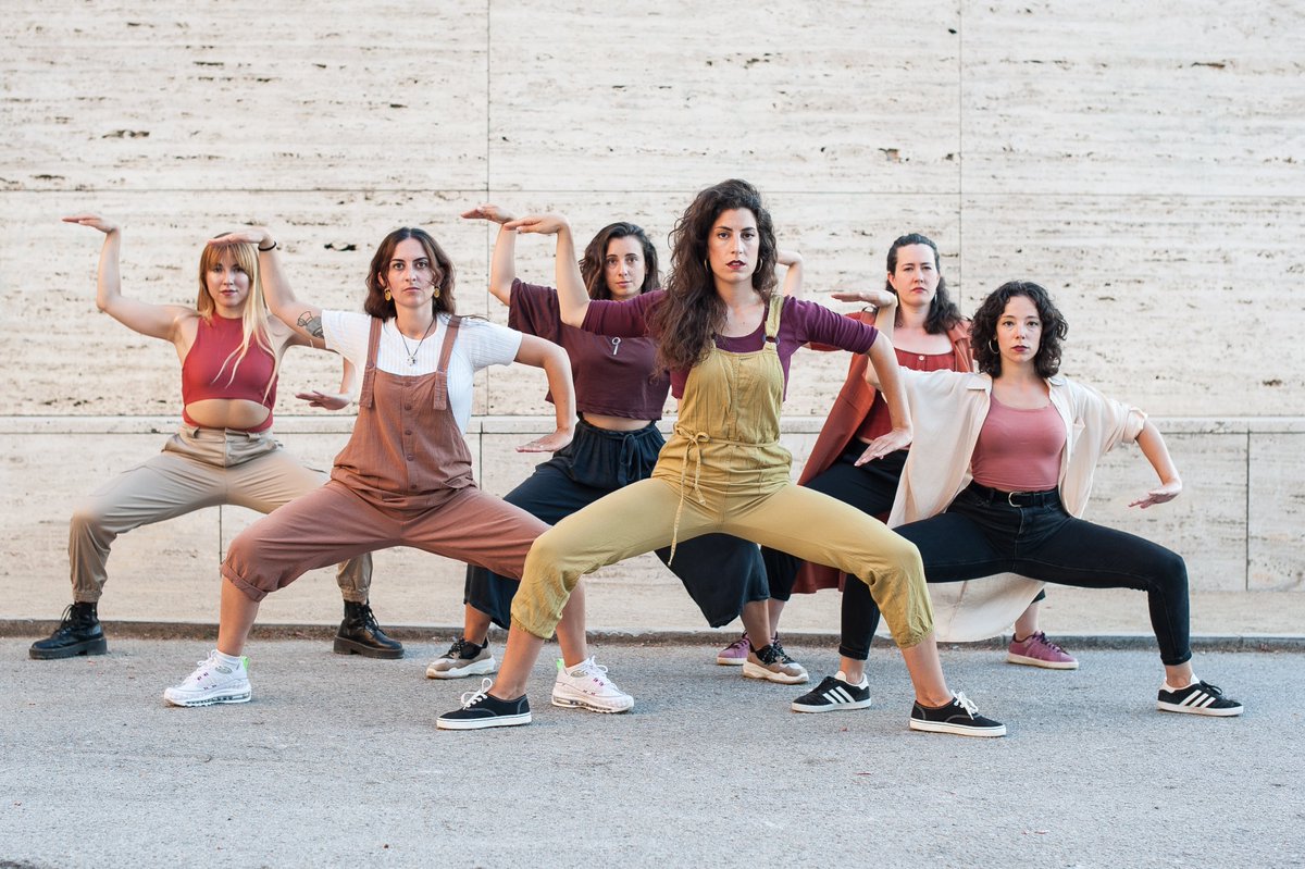BOCANORD's tweet photo. L'espectacle #ovarias de la companyia de #dansa #urbana #MoveinVein ha sigut el projecte triat pel projecte #escenanord fet amb la #casadoficis de l' #espectacleenviu de @barcelonactiva https://t.co/uKDvppxXXi #dona #beca #residència @bcn_joventut @bcn_hg https://t.co/6tB63t91vA