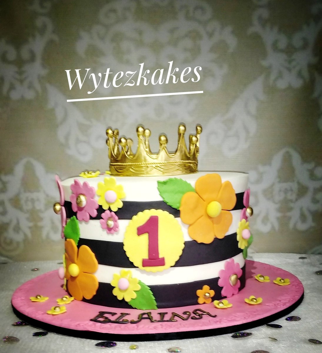 nnesparco's tweet photo. Throwing back 💖💯
..
#wytezkakes #girlscake https://t.co/zVLGByjdhY