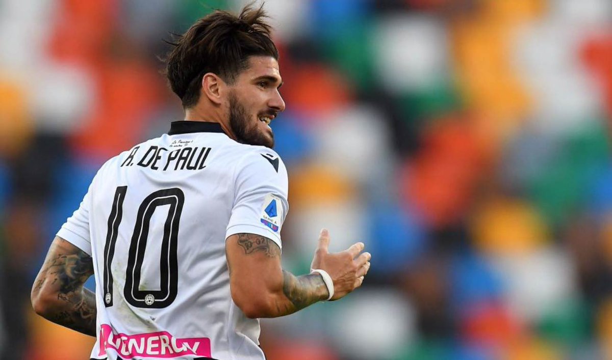 In July 2020, when Udinese head scout Andrea Carnevale was asked what his best position was, he described him as “a universal player. He can play in a three-man midfield, as a trequartista or an outside attacker.”