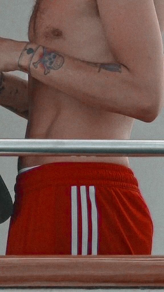 louis and his tummy;a thread.