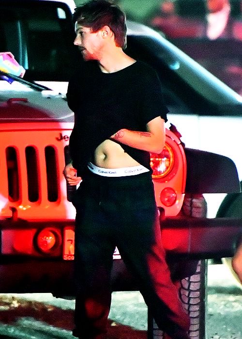 louis and his tummy;a thread.