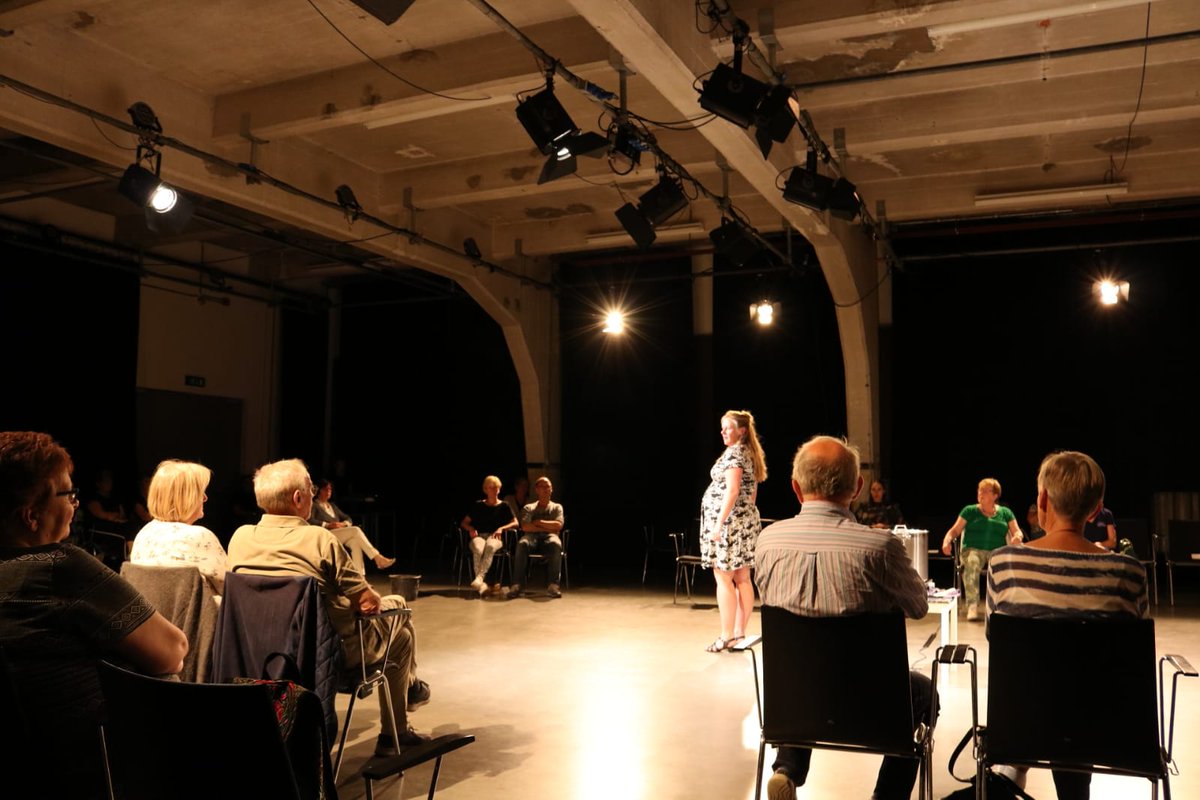 Gisteren vond de 1e voorstelling Breeknacht plaats op de Noordkade. Een indringend, intiem verhaal over Nanna en Romijn, die te maken kregen met het herseninfarct van Romijn.
#mantelzorgwaardering #theater #ontspanning #evengedachtenverzetten #mantelzorgsteunpunt <a href="/GemMeierijstad/">Gemeente Meierijstad</a>