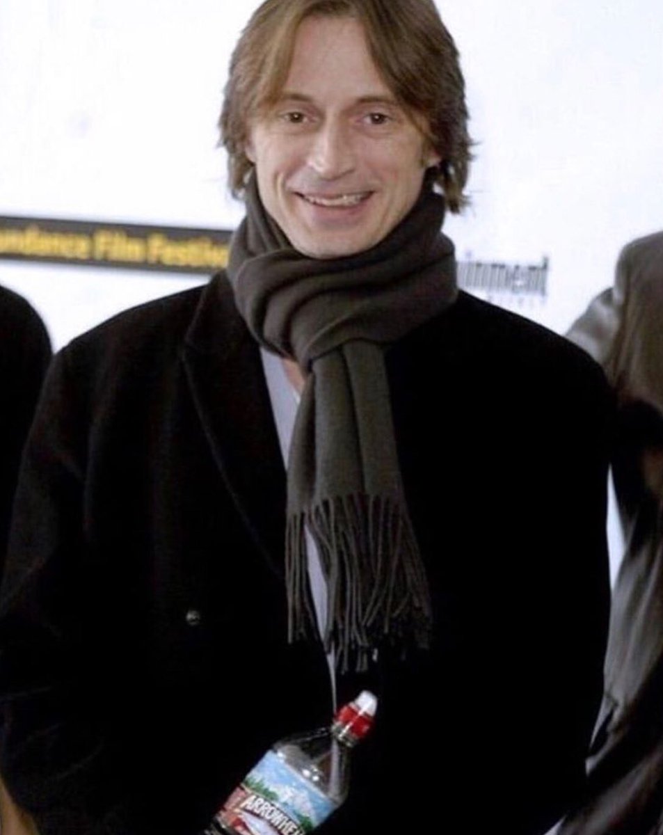 Taylor and Robert fan tweet media