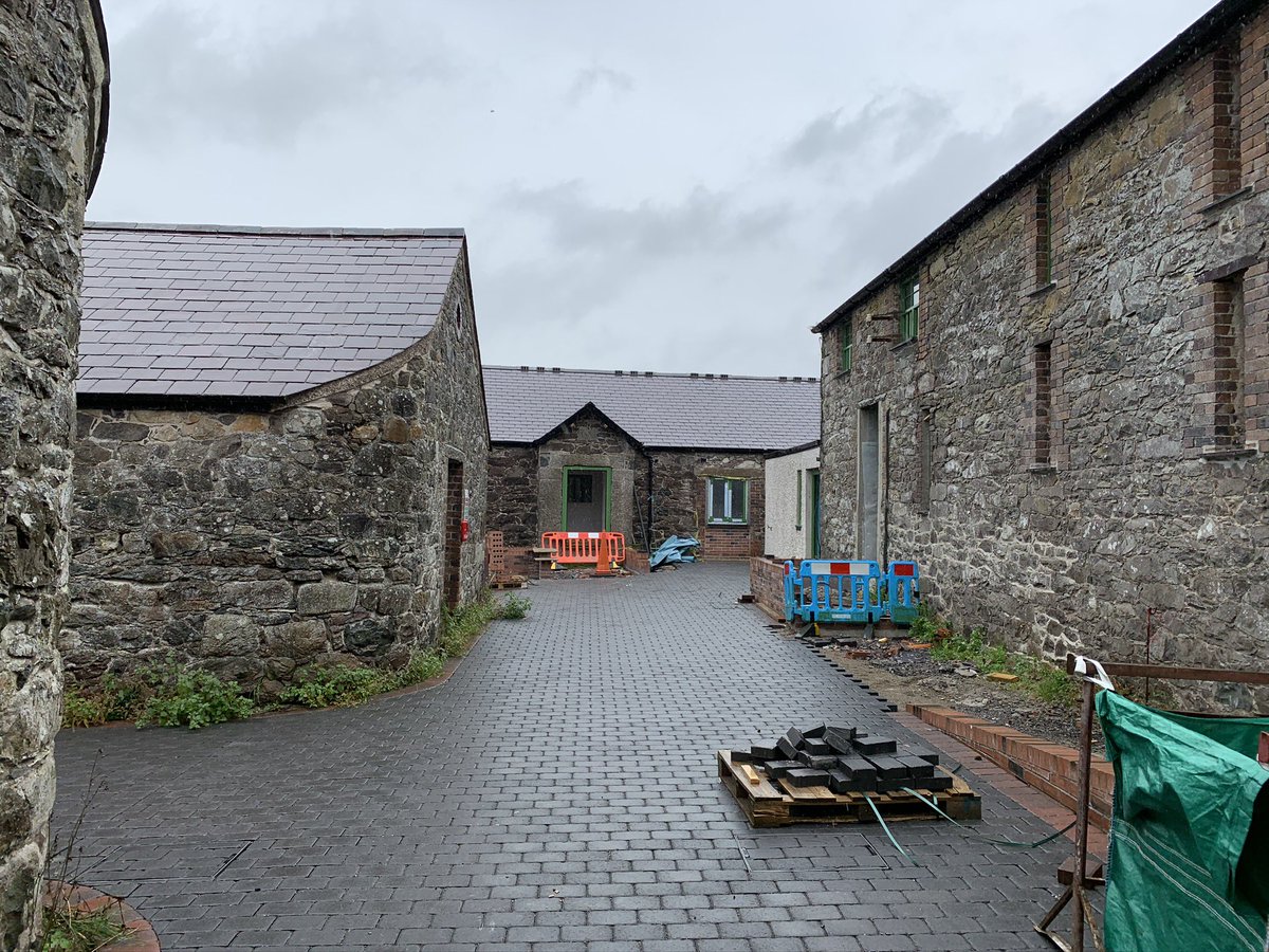 DEWIS architecture tweet media