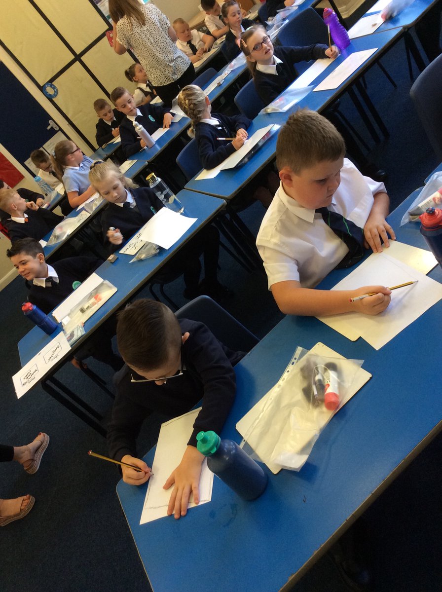 ASALeavers23's tweet photo. This morning we are creating our class charter, thinking about our school values #LovingLearning #ASADarfield #ASABritishValues https://t.co/V44nd4I5oV