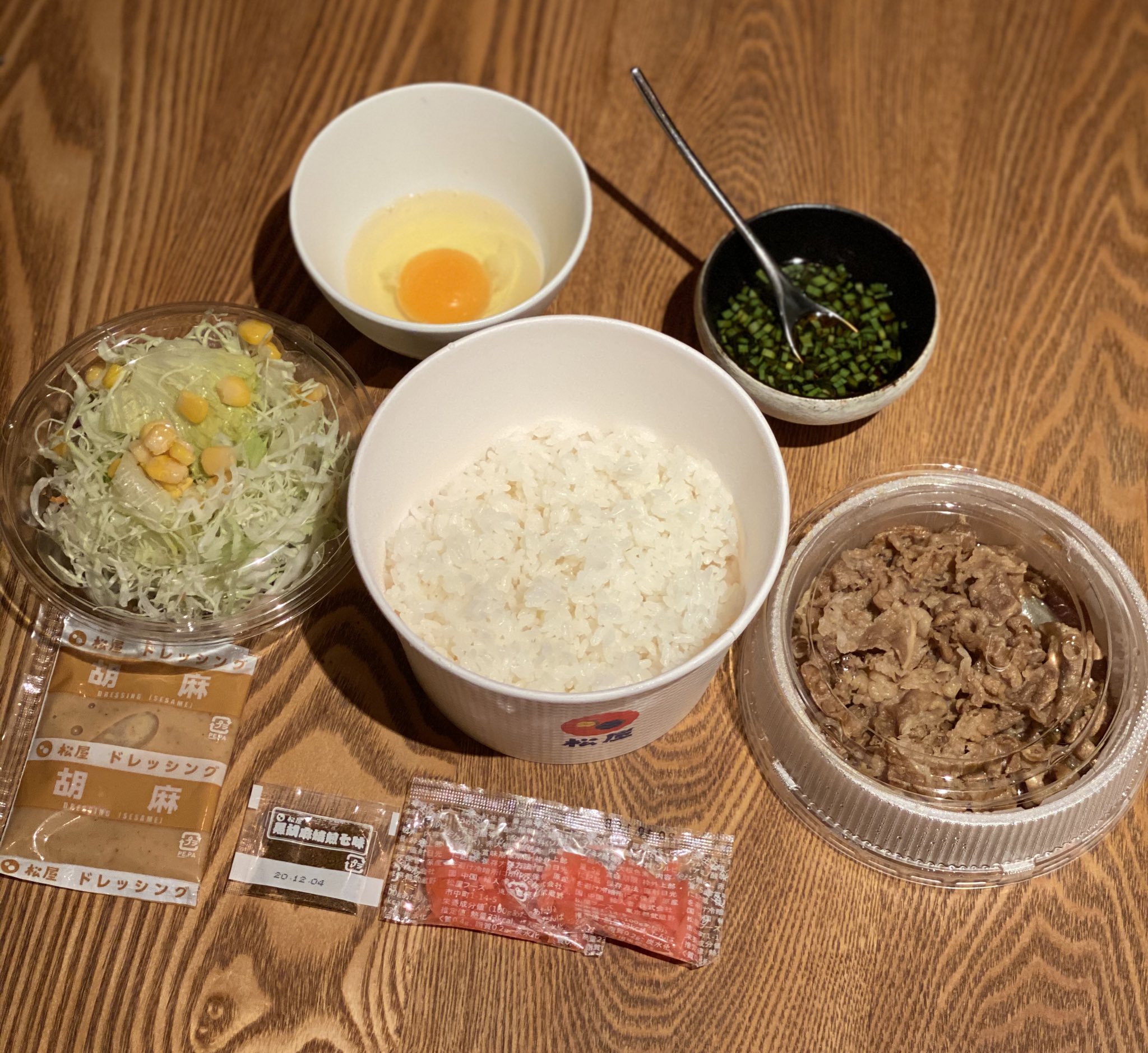 鳥羽 周作 手軽にできる究極の贅沢です 松屋 のお持ち帰り セパレート式 プレミアム牛丼で よく溶いた卵とにら醤油でtkg作ったら牛すき紅生姜黒七味と一緒に食べると昇天します マジで毎日食べれる 松屋のホスピタリティがなす技 みんなのアレンジもぜひ 鳥羽 周作 手軽にできる究極の贅沢です 松屋 のお持ち帰り セパレート式 プレミアム牛丼で よく溶いた卵とにら醤油でtkg作ったら牛すき紅生姜黒七味と一緒に食べると昇天します マジで毎日食べれる 松屋のホスピタリティがなす技 みんなのアレンジもぜひ