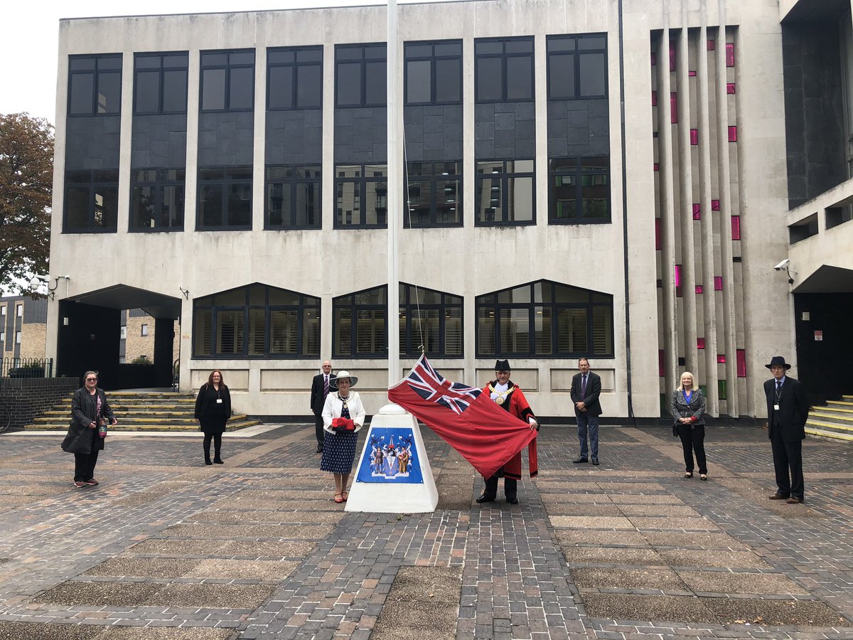 This morning the Mayor raised the Red Ensign to commemorate #MerchantNavyDay @SouthendBC