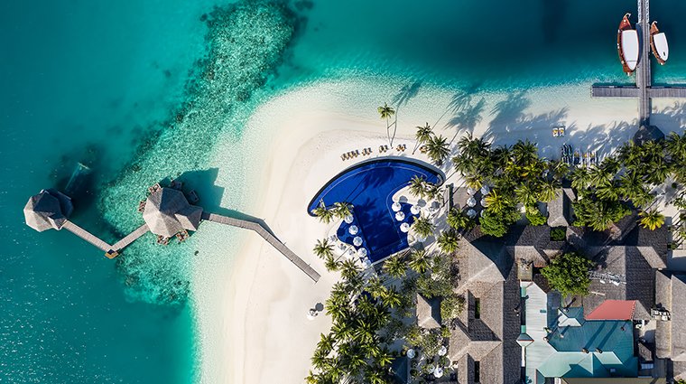 AmallaHighLife's tweet photo. #Russia Has resumed international flights with #Egypt, #UAE and #Maldives, a government order published on Thursday showed. The government said it had authorized 3 flights a week to #Cairo, as well as 2flights a week to #Dubai and to the Maldivest’s #VelanaInternationalAirport https://t.co/N0CkGTA9r2