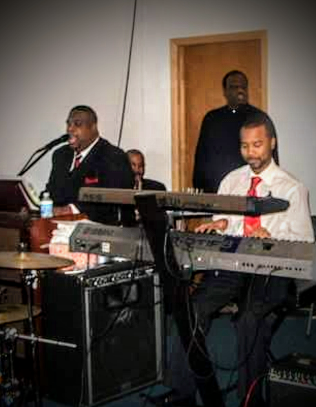 MusicPastorJM's tweet photo. @MardyMarvel Happy Birthday to my Nephew my dude forever lil throwback ❤️ https://t.co/HQP1pcKINs