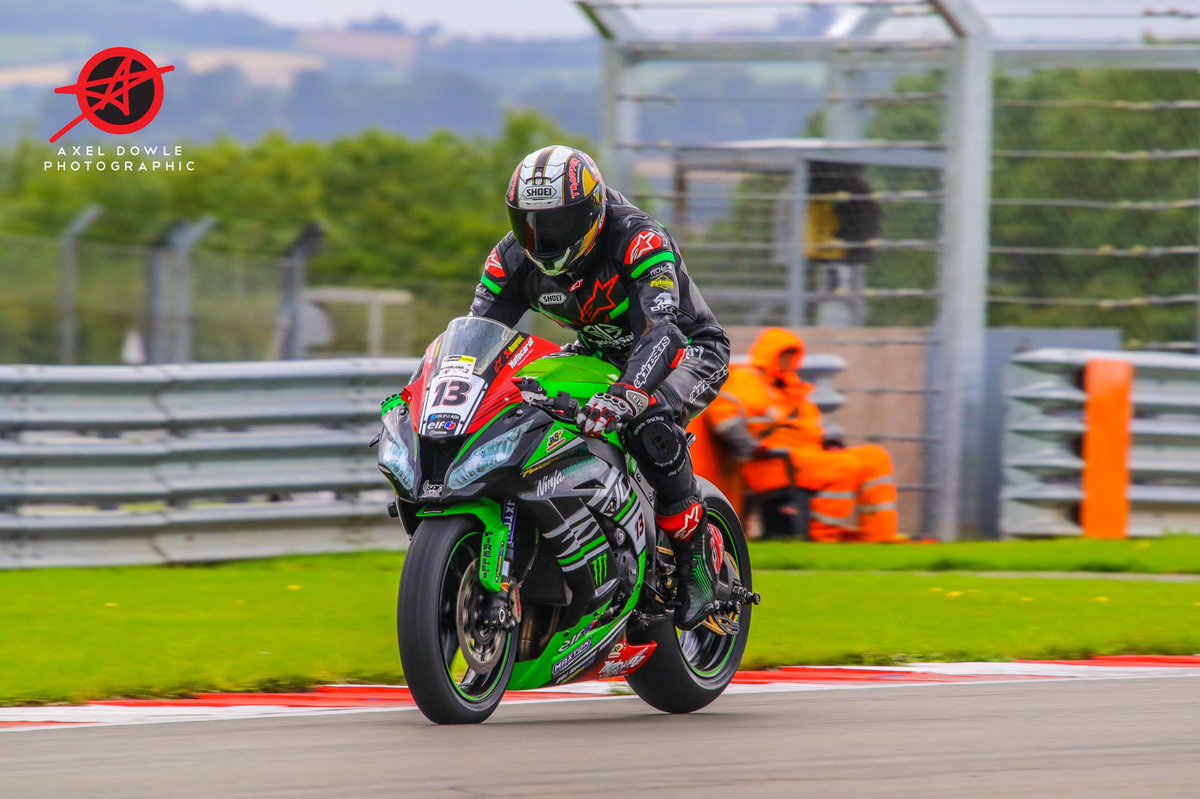 axel_dowle's tweet photo. @Chrislovethyr6 looking awesome on the Kawasaki ZX10R at @DoningtonParkUK with @FocusedEvents1 

One of the pics has a plane in the background! 🤣 

#axeldowlephotographic #focusedevents #stevebroganridercoach #kawasaki #doningtonpark https://t.co/42KicrYZBS