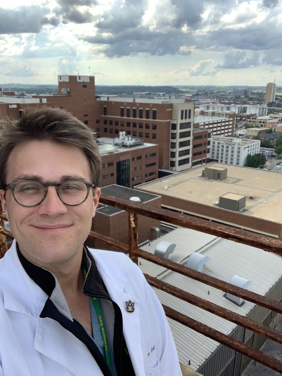UABSurgery's tweet image. Good morning Twitter! Hope you’re up early and ready for a day of selfies!

I’m Adam! A PGY2 Gen Surg Resident from Birmingham. I went to Auburn before going to UAB for med school and matching here! Tune in as I showcase our program from a resident’s eyes!
(Photo taken pre COVID)