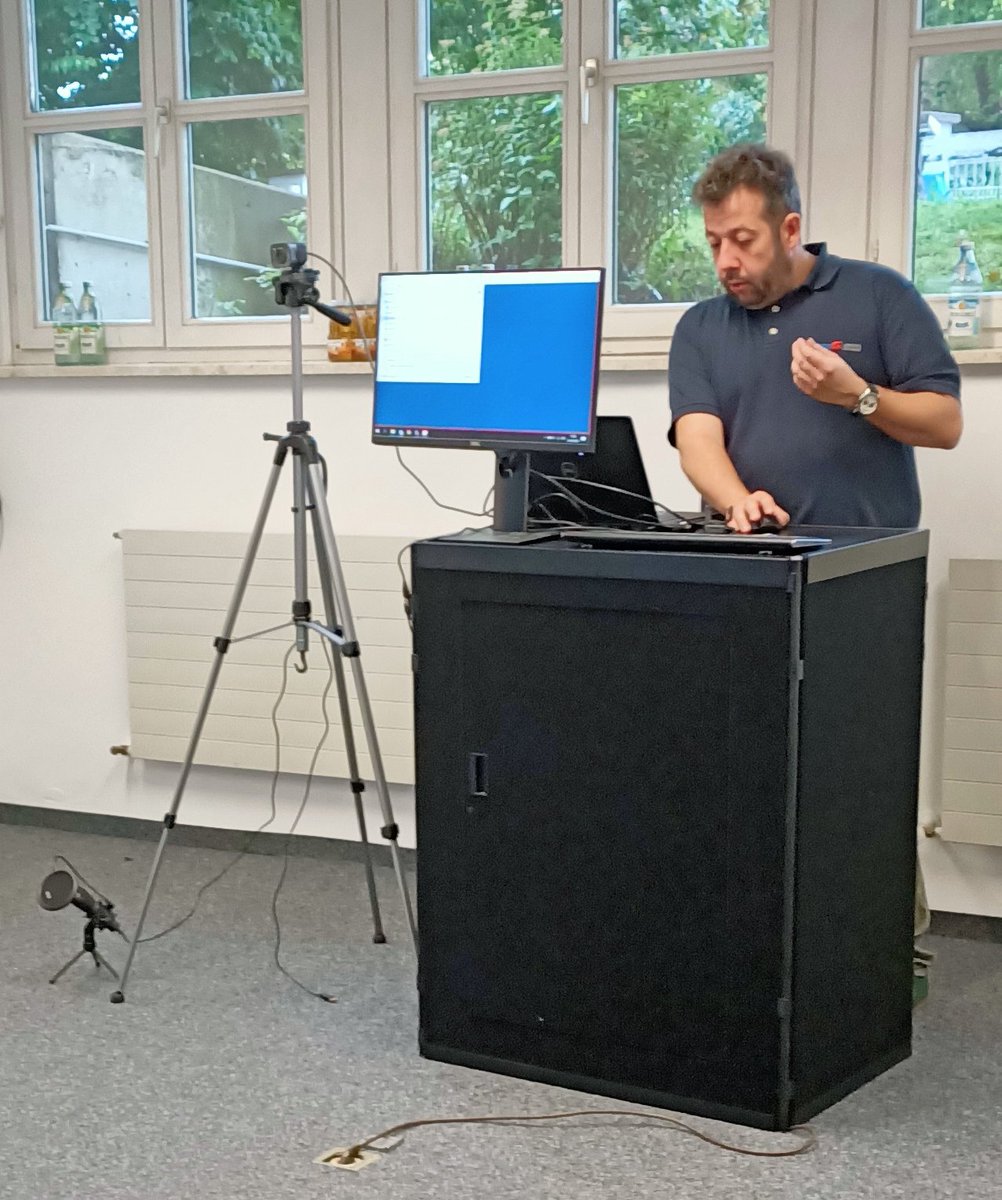 GrimmAerosol's tweet photo. Live Demo of SMPS + C in our virtual TV Studio in Ainring by G.Steiner and F.Tettich. The Video can be watched on our virtual booth at #EAC2020 https://t.co/ZCrAABj8Fc