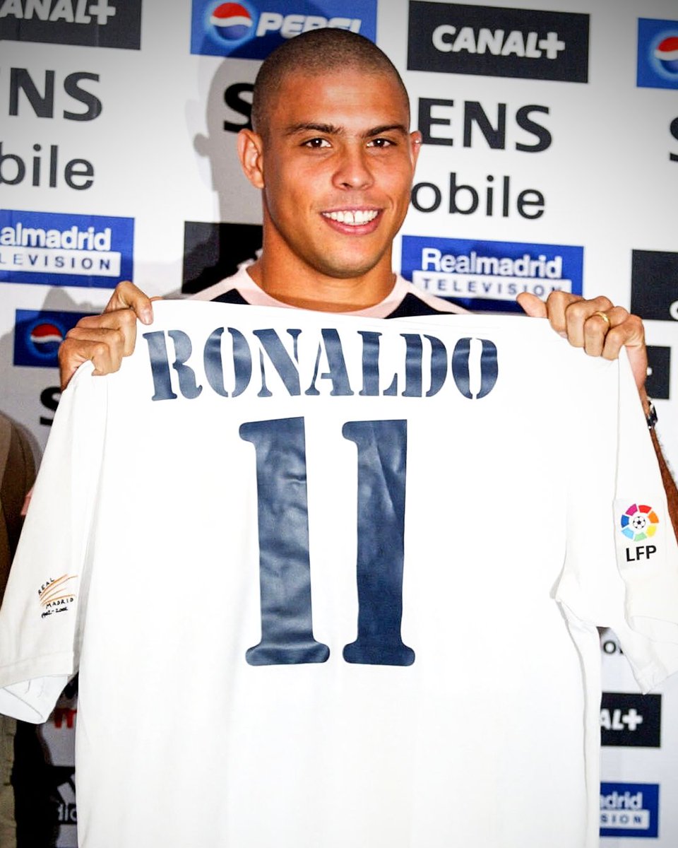 ronaldo r9 signed jersey