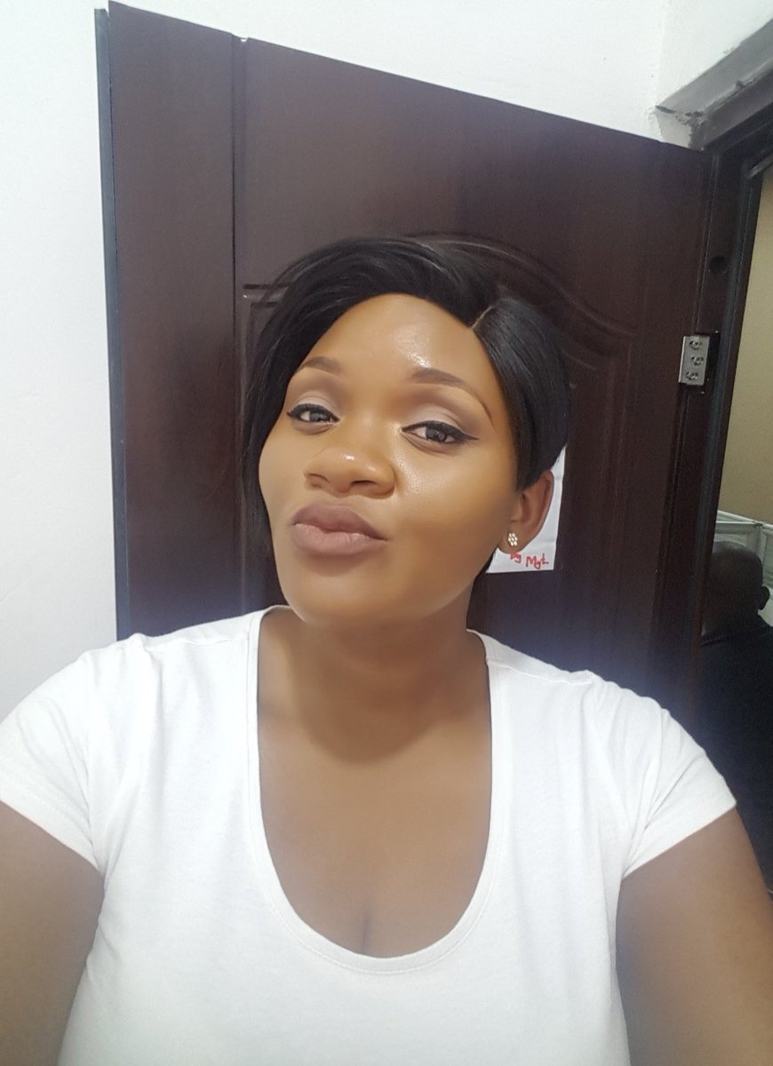 simplydjtzee's tweet image. Happy new month😁 
 #RadioGirl #HappyNewMonth #WeKeepItMoving #LifeAndLiving #KeepSmiling