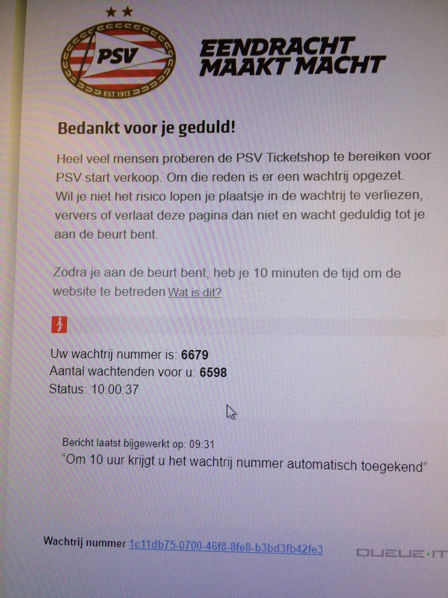 9.30 ingelogd, hoe kan dit? <a href="/PSV/">PSV</a> #seizoenkaart #wijmoetenookgewoonwerkentussendoor