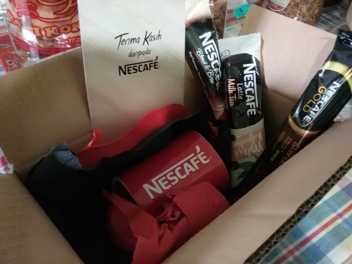 decktable's tweet photo. Fuuuuh. I ingat main2 je, tengok2 betul dapat! Thank you Nescafe! https://t.co/zlIer5XTfQ