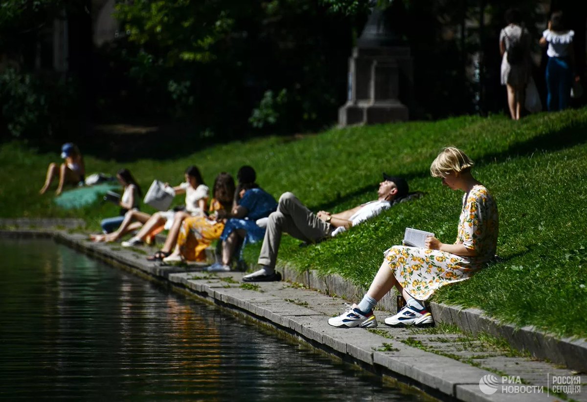 Отдыхающие в москве