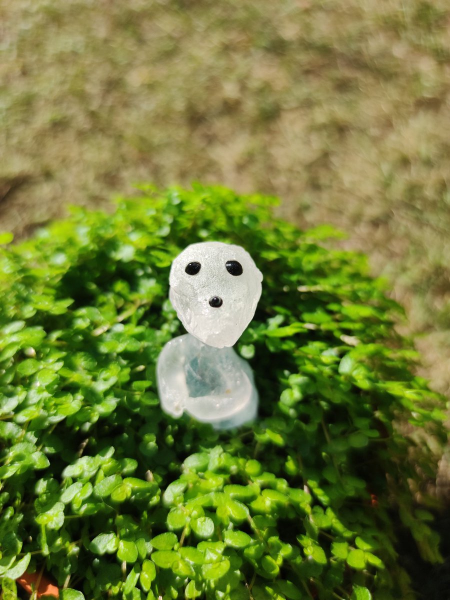 EbibiGlass's tweet photo. ✨ tirage au sort ✨

RT+Follow et tentez de gagner ce petit kodama en verre fait main 

Il garde vos plantes 

Tirage au sort Mardi 8 septembre à 12h https://t.co/pgCnPeTt1v
