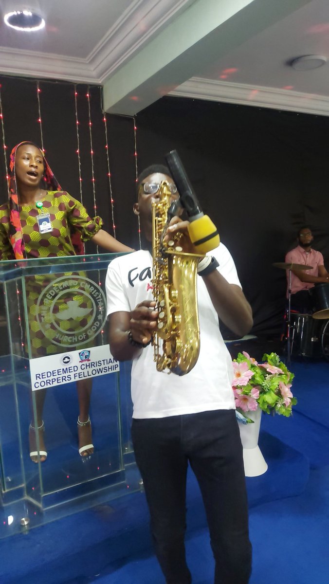Ericayosax's tweet photo. we worship you oh God for your faithfulness... happy new month famz!!!
#worshippers 
#worshipmusic 
#abujasaxophonist 
#saxperformance https://t.co/i2rYo5jhza