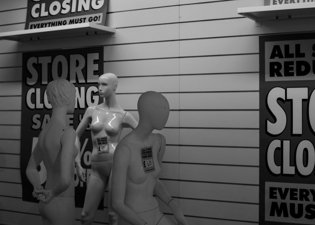 “What will we do now”? #bhs #showroomdummies #sleafordmods #closing #bnwglasgow 
#bnwphotography #cityphotography #citybnw #blackandwhitephotography  #monochrome #blackandwhitephotographymagazine #spicollective @GlasgowPhotoGal