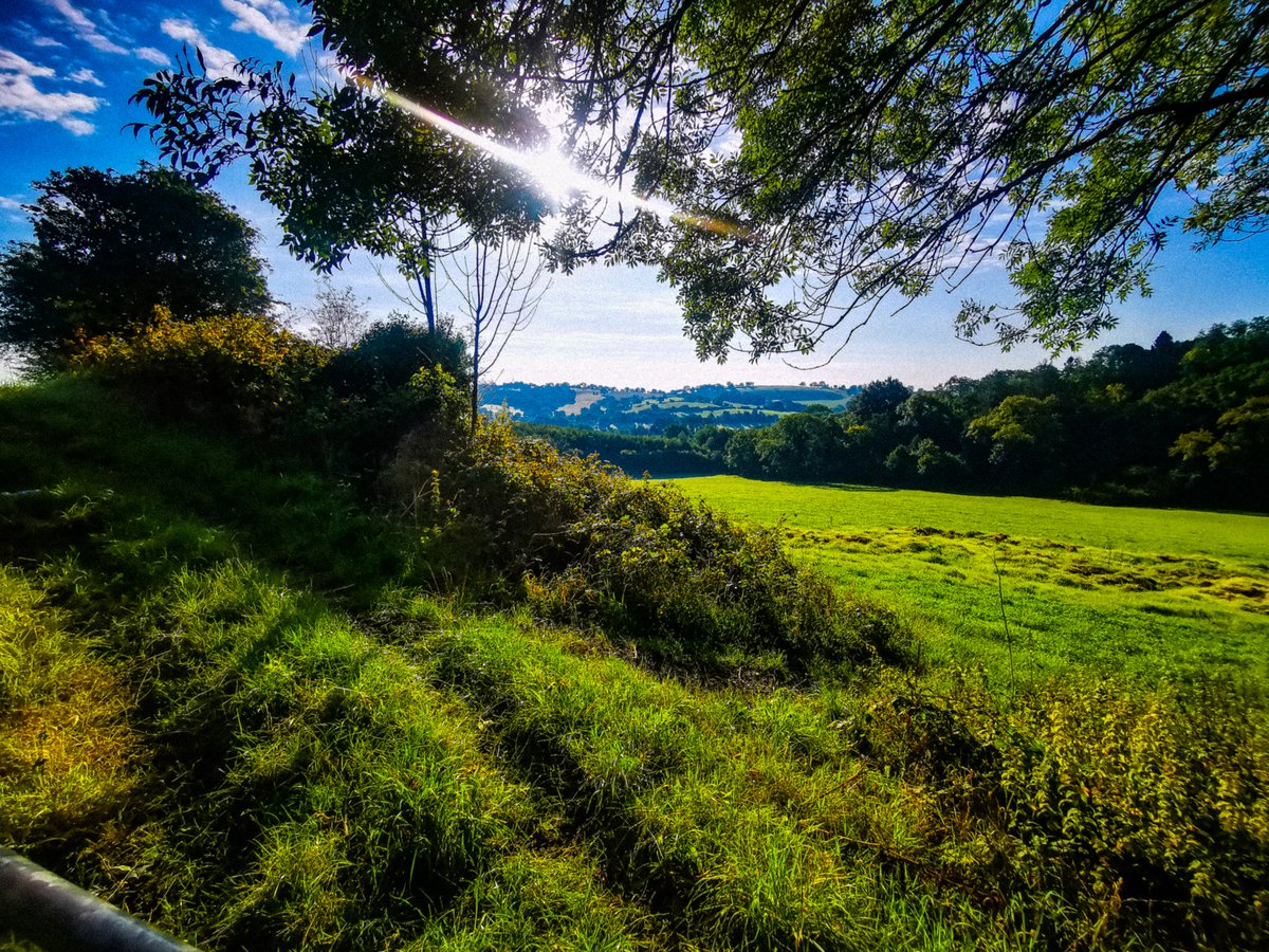 #beautifulday but who flicked the autumn switch on this morning for my early 6 miles on the bike. Nippy