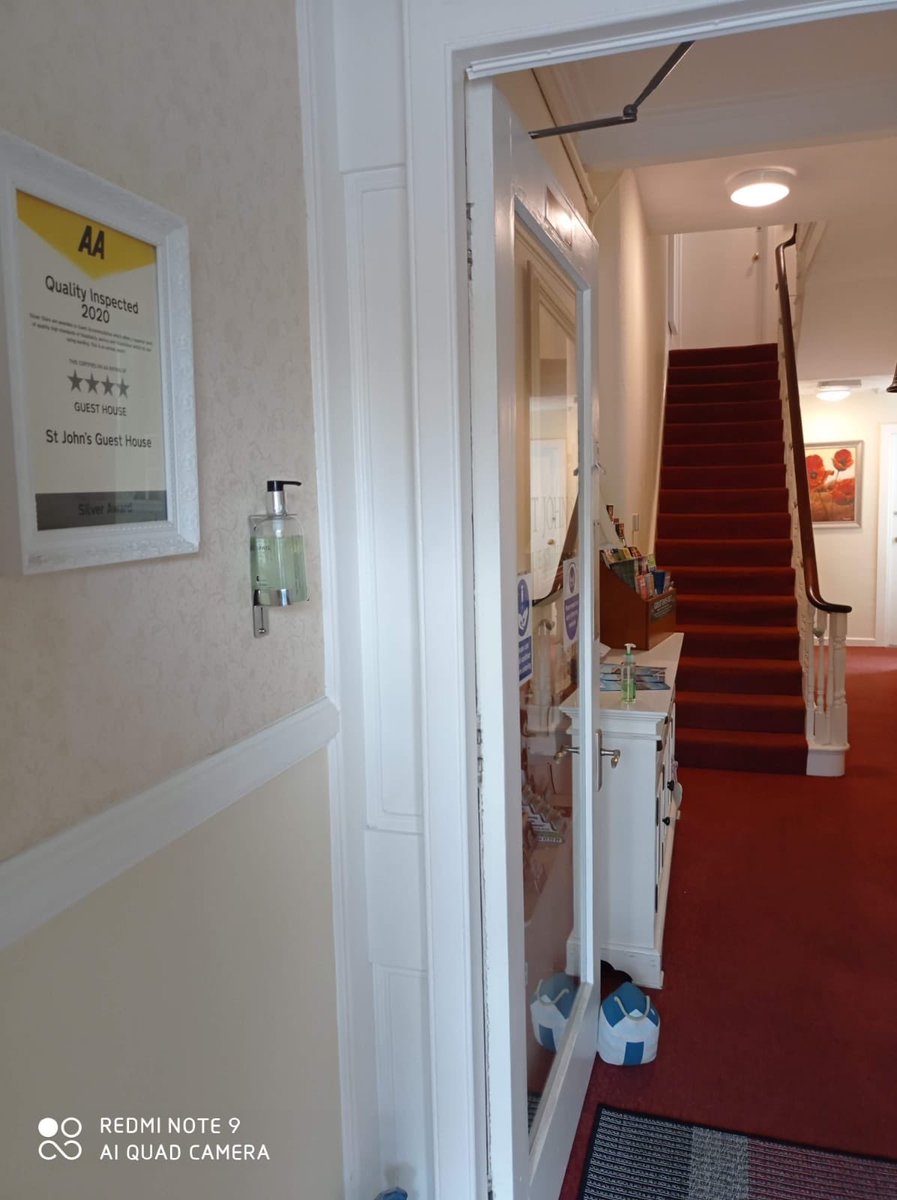 2020Mywey's tweet photo. Lynne has owned St John's Guest House since November 2017. Their rooms are simplistic and spacious, allowing for a clean and comfortable atmosphere. With family and couple rooms on offer, there is something for all holiday makers. #holiday #staycation #weymouth #guesthouse https://t.co/unHUUW1erF
