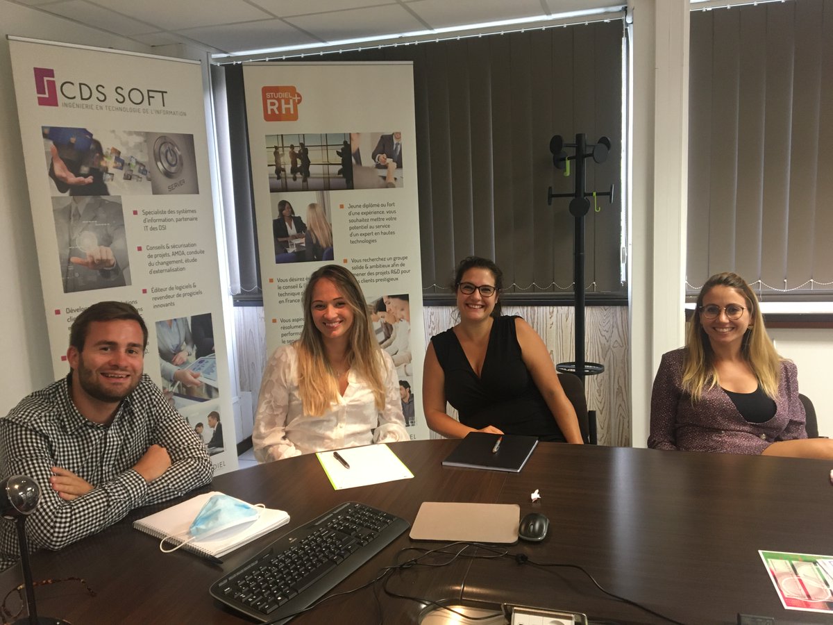 Nous y sommes c'est la rentrée!
Après la rentrée des classes, j'ai eu le plaisir de faire ma rentrée de congés entourée de mon équipe après des semaines de travail à distance ou alternées😊 
En route pour de nouvelles aventures <a href="/Studielgroup/">Groupe STUDIEL 🚀</a> et bonne rentrée à tous! #teamStudiel