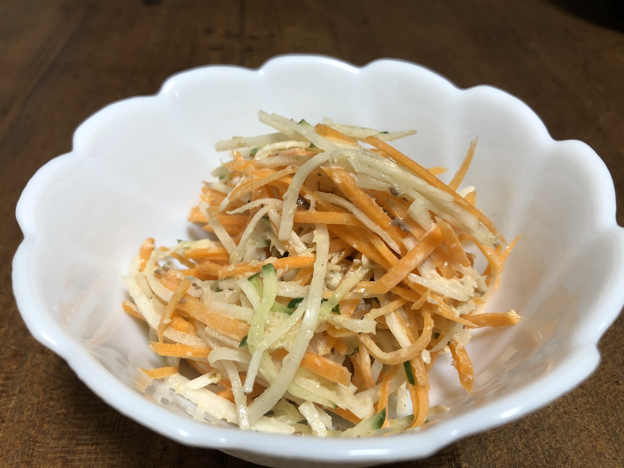 スマトラサンバル 今日は 魚です いとより鯛の塩焼き あさりの味噌汁 にんじんと大根のサラダ 子供たちよ 今日は 海の肉です いとより鯛 あさりの味噌汁 おうちご飯 料理好きな人と繋がりたい T Co C9pc53tmqo Twitter
