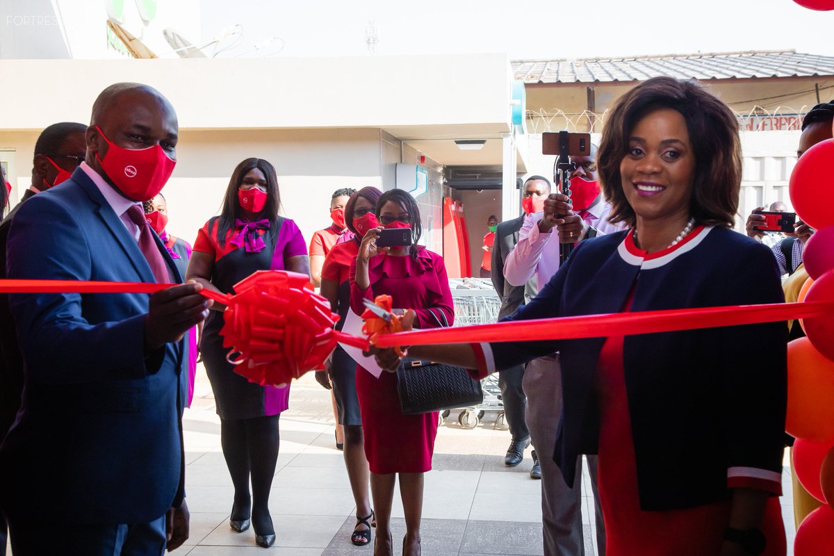 AbsaZambia's tweet photo. This morning our Managing Director, Mizinga Melu led the official opening of our new Kabwata branch alongside our Retail Banking Director, Harton Maliki and Head: Marketing and Corporate Relations, Mato Shimabale. #WeAreAbsa https://t.co/HfmrOZzDHI