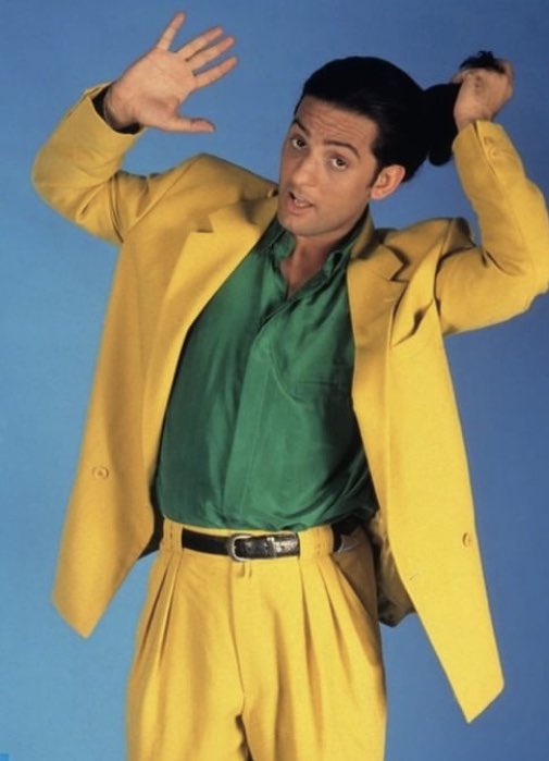 belfiore_ale's tweet image. Se dico anni 90? 🙌🏻🙌🏻🙌🏻🙌🏻🙌🏻
@Fiorello #coda #codino #Karaoke #PiazzedItalia #musica #canzoni