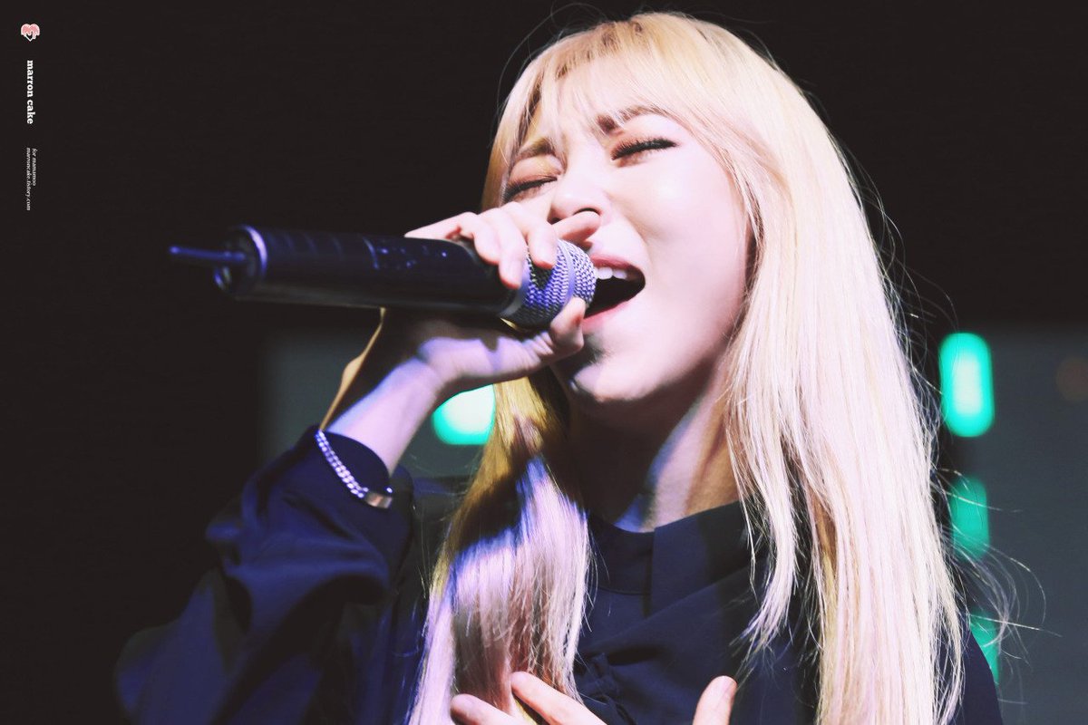  @RBW_MAMAMOO  #MoonbyulWhy Moonbyul is my favorite voice in the Kpop industry and why she should be more appreciated as a vocalist.   THE ThreadSince she entered the kpop industry she had singing lessons and was supposed to become a singer. But because Mamamoo needed a+