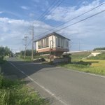 どうなってるの!？一本で建っている家に驚愕!