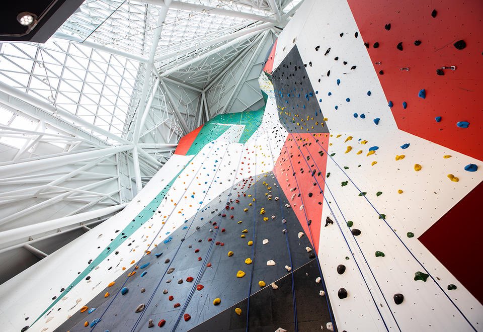 17) Clymb Abu DhabiWorld’s biggest indoor skydiving flight chamber.World’s tallest indoor climbing wall.(Big Groups)