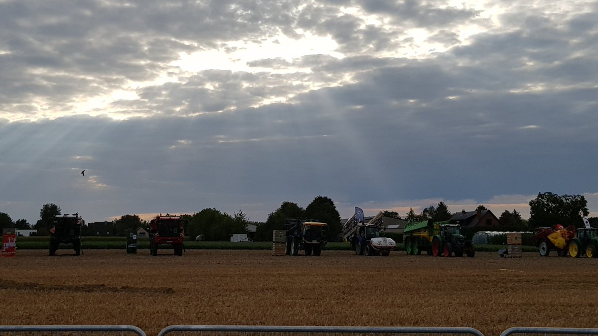 Belplant's tweet image. Super organisatie en # corona proof, deze #machinedemo van #praktijkpunt #Herent!