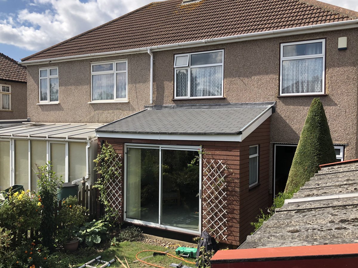 KentRoofingSer2's tweet photo. New Felt Shingles ✅
New Deck✅
New Fascias✅
New Leadwork✅
New Galv Trims✅
Project complete on time and to budget😊
#roofing #roofingworld #roofinglife #construction #maintenance https://t.co/R128xdOlOG