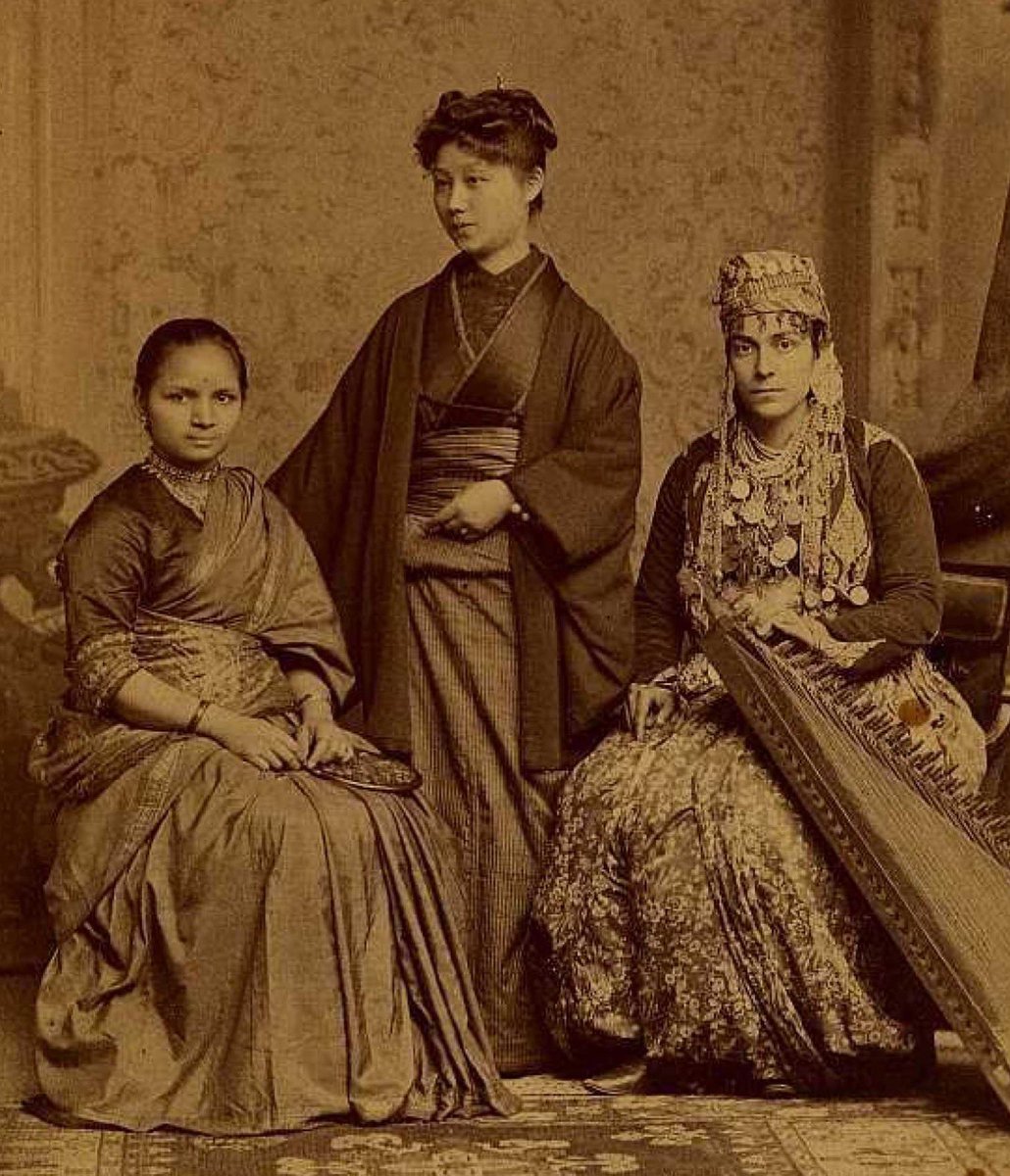 THREAD 1/: Extraordinary image via  @DrexelUniv of Dr. Anandabai Joshee of India, Dr. Kei Okami of Japan, and Dr. Tabat M. Islambooly of Syria, classmates at the Woman’s Medical College of Pennsylvania, each the first women from their countries to earn degrees in western medicine.