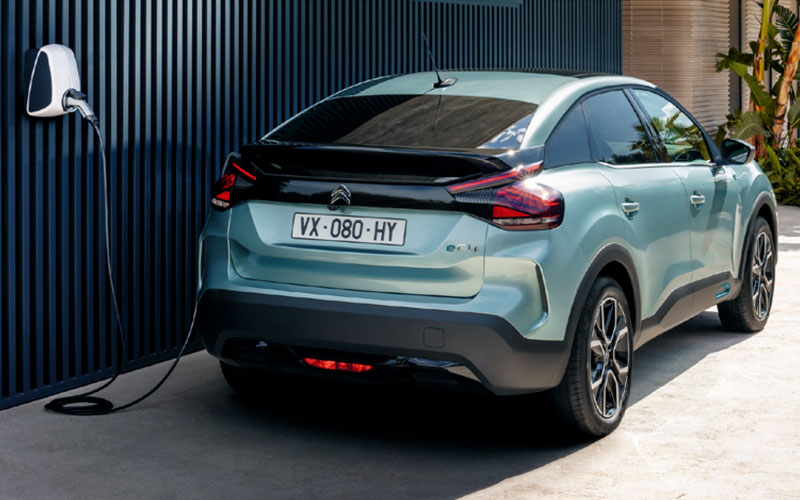 CitroenTalauto's tweet photo. Saca el mayor rendimiento de consumo ✔ a tu coche híbrido 🔌 con estos 5 consejos que te traemos hoy en nuestro blog. ¡No te los pierdas! 👉 https://t.co/srMGfYkBKR https://t.co/Ipepd0krHm
